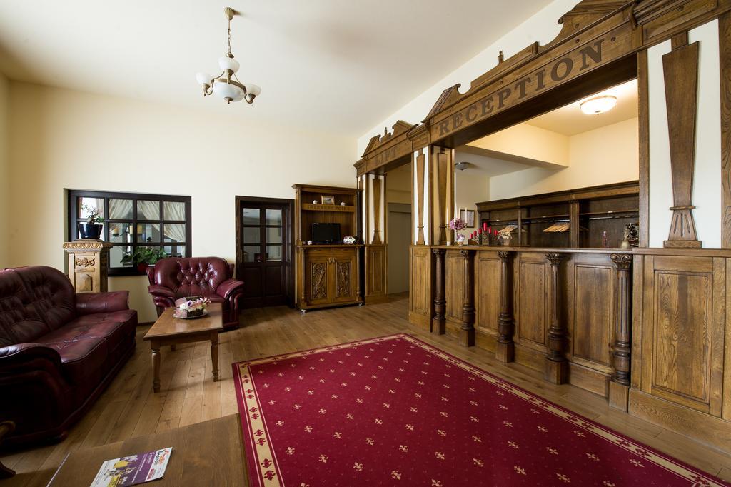 Hotel Castel Royal Mosnita Noua Bagian luar foto