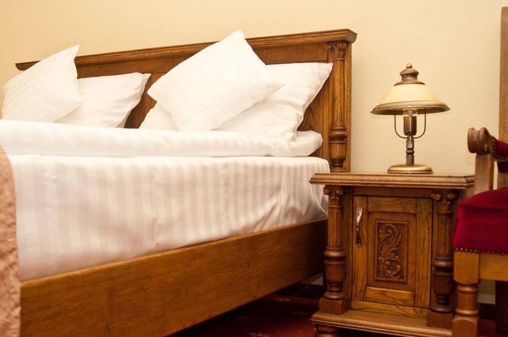 Hotel Castel Royal Mosnita Noua Bagian luar foto
